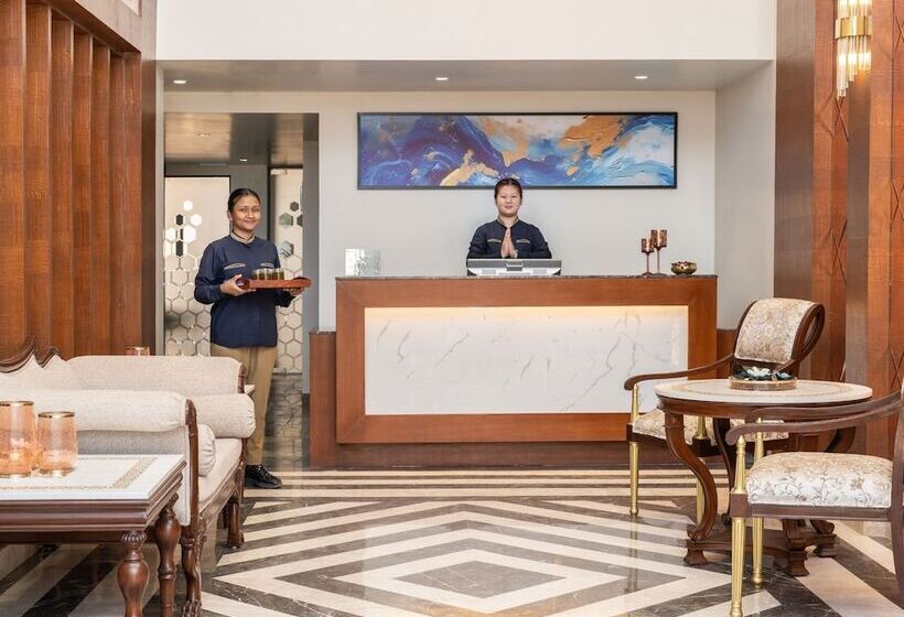 Foxtrail, Sector 42   Am Hotel Kollection