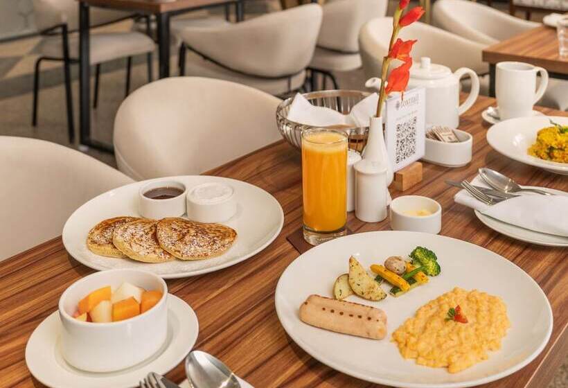 Foxtrail, Sector 42   Am Hotel Kollection