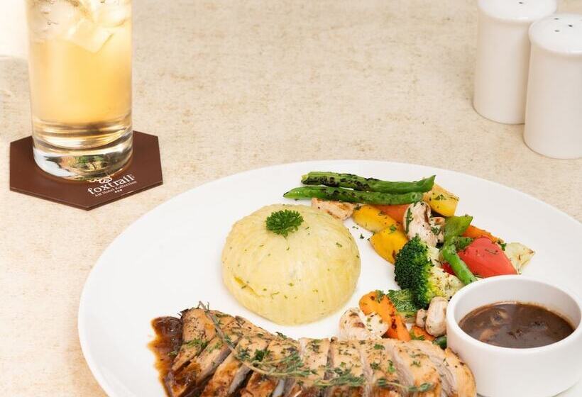 Foxtrail, Sector 42   Am Hotel Kollection