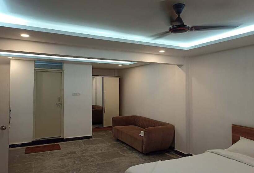 فندق Aaditya Greens Near Nelaguli Panchyat Office