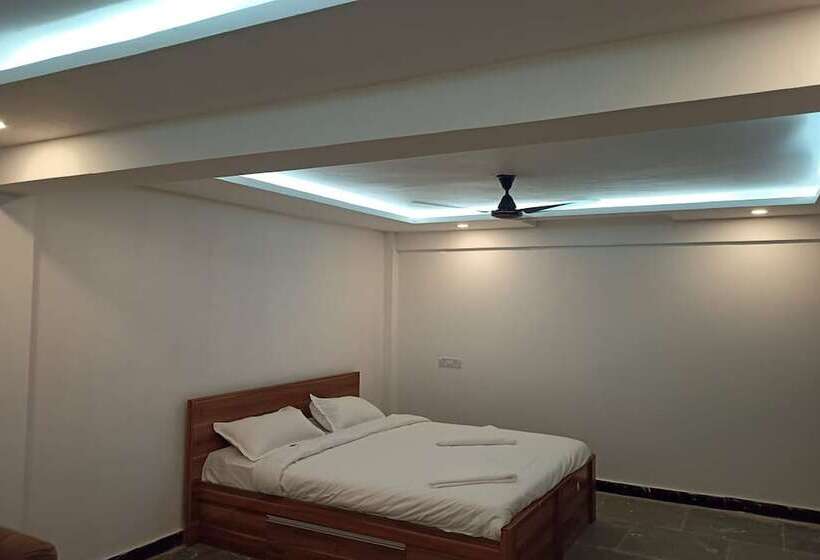 فندق Aaditya Greens Near Nelaguli Panchyat Office