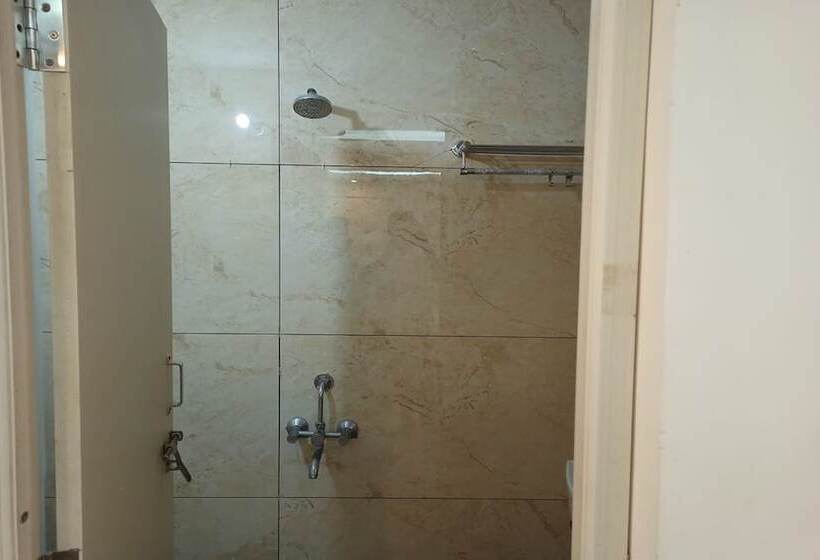 فندق Aaditya Greens Near Nelaguli Panchyat Office