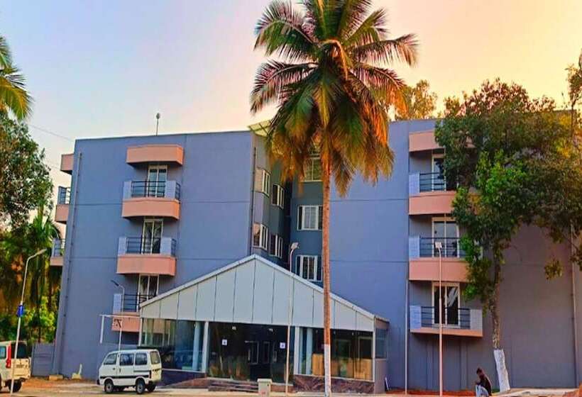 فندق Aaditya Greens Near Nelaguli Panchyat Office