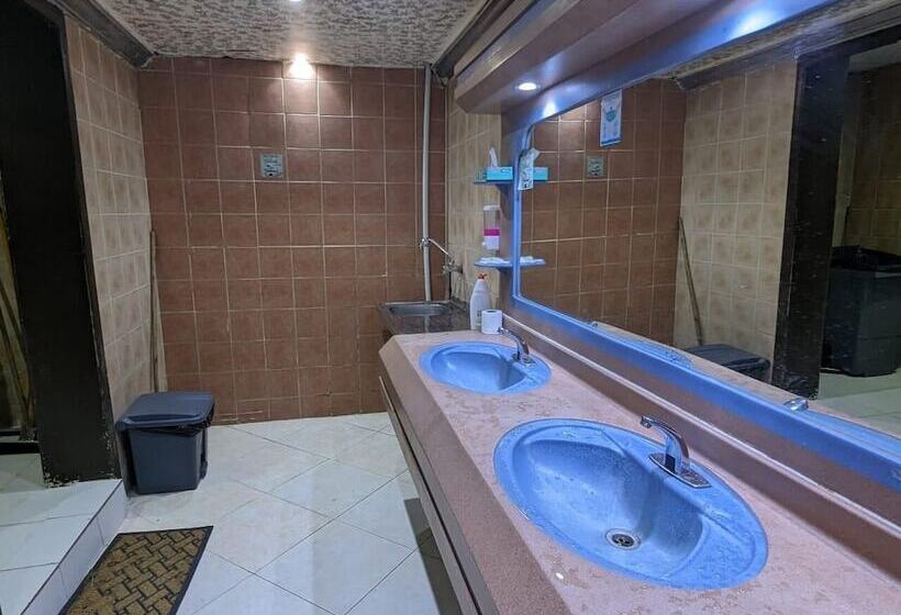 ホテル Burj Al Diyafa Mubarak