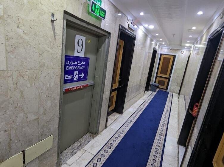 ホテル Burj Al Diyafa Mubarak