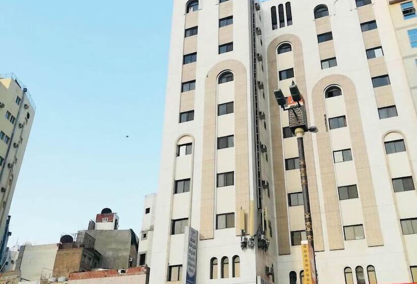 ホテル Burj Al Diyafa Mubarak