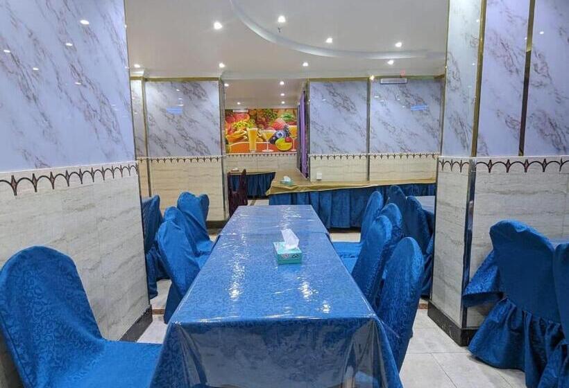 ホテル Burj Al Diyafa Mubarak