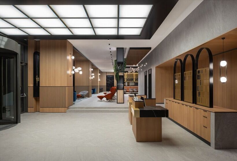 هتل Courtyard By Marriott Cluj   Napoca Downtown