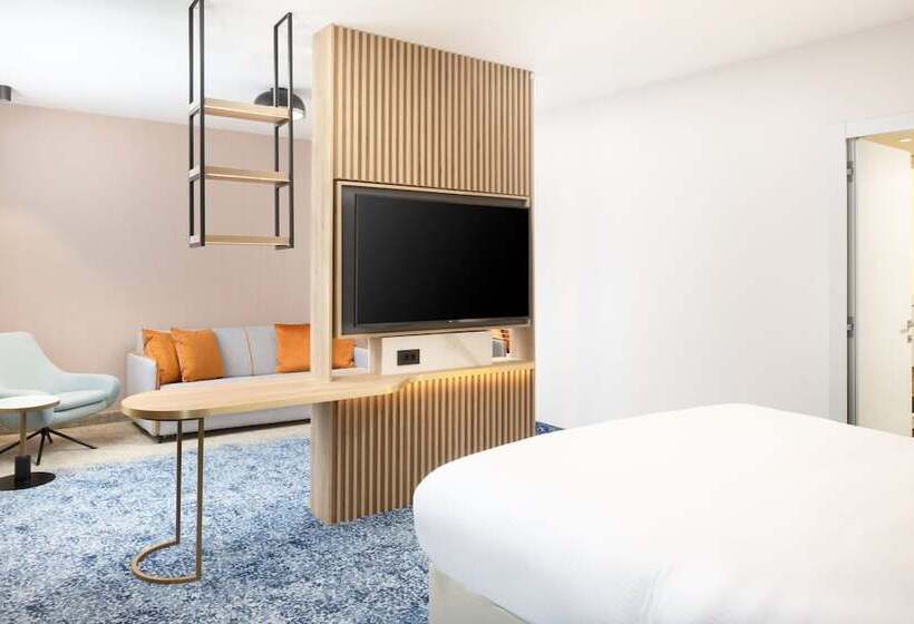 هتل Courtyard By Marriott Cluj   Napoca Downtown