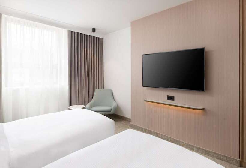 Отель Courtyard By Marriott Cluj Napoca Downtown