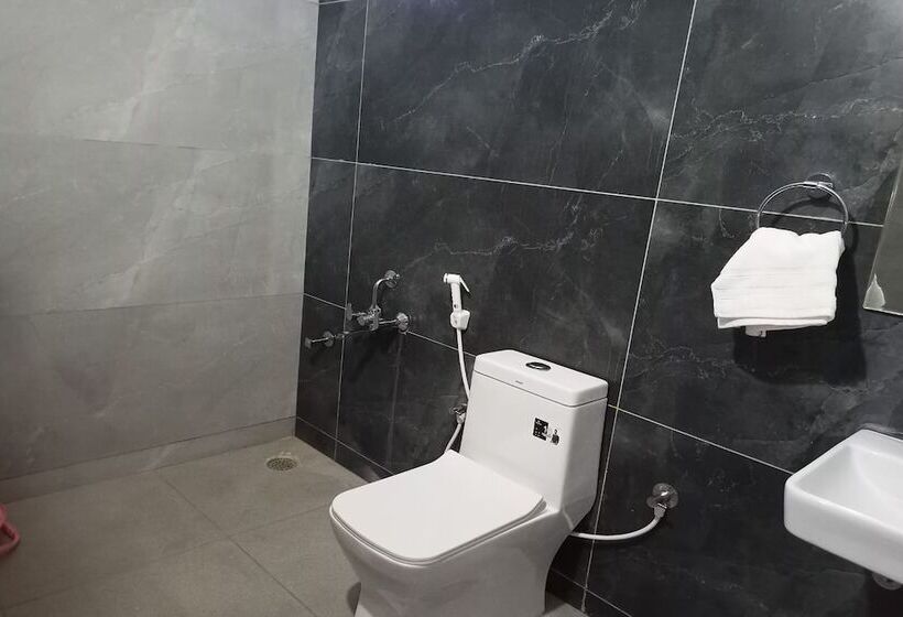 Отель Dundi Mango Mist Resort