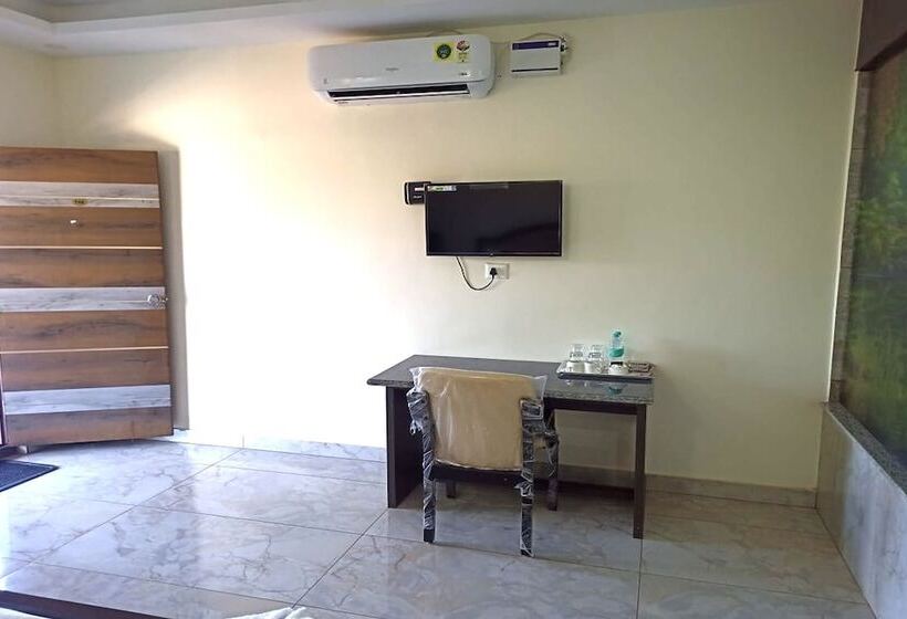 Отель Dundi Mango Mist Resort