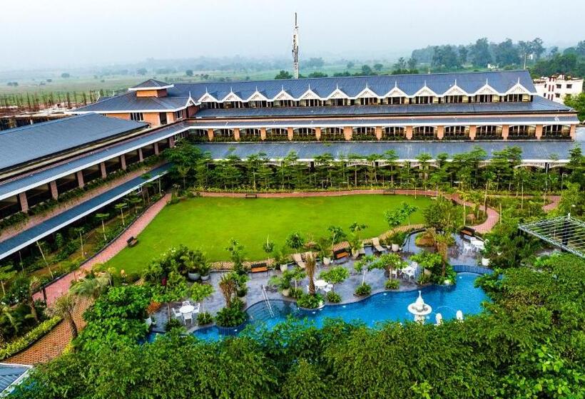 فندق Mayfair Oasis Resort & Convention