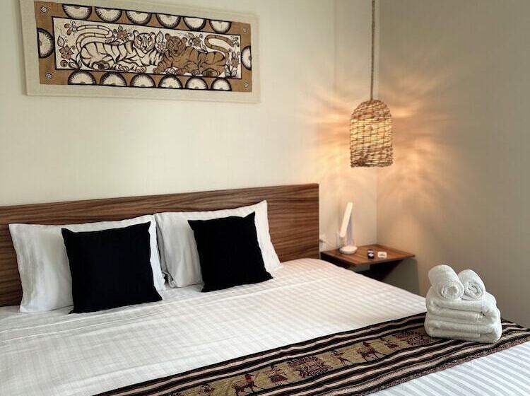 Отель Oneiro Suites With Sea View