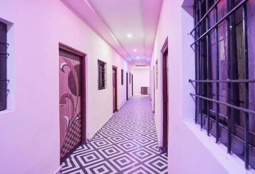 ホテル Oyo 82441 Grand Palace