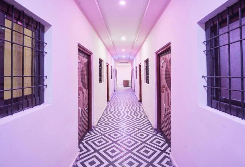 ホテル Oyo 82441 Grand Palace