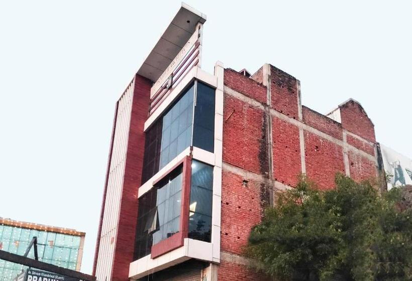 ホテル Oyo 82441 Grand Palace