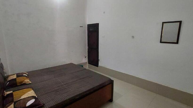 호텔 Oyo Mughal Darbar