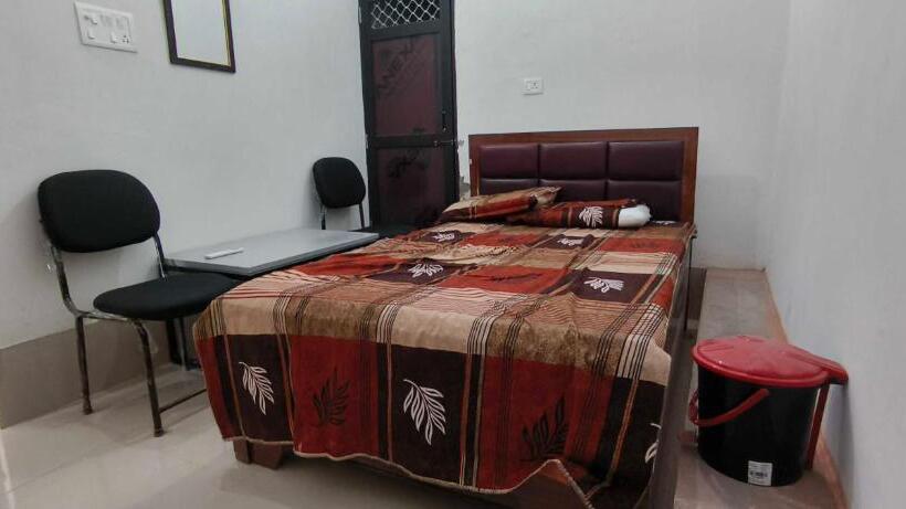 호텔 Oyo Mughal Darbar