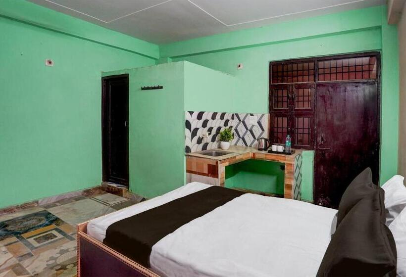 ホテル Oyo Shitala