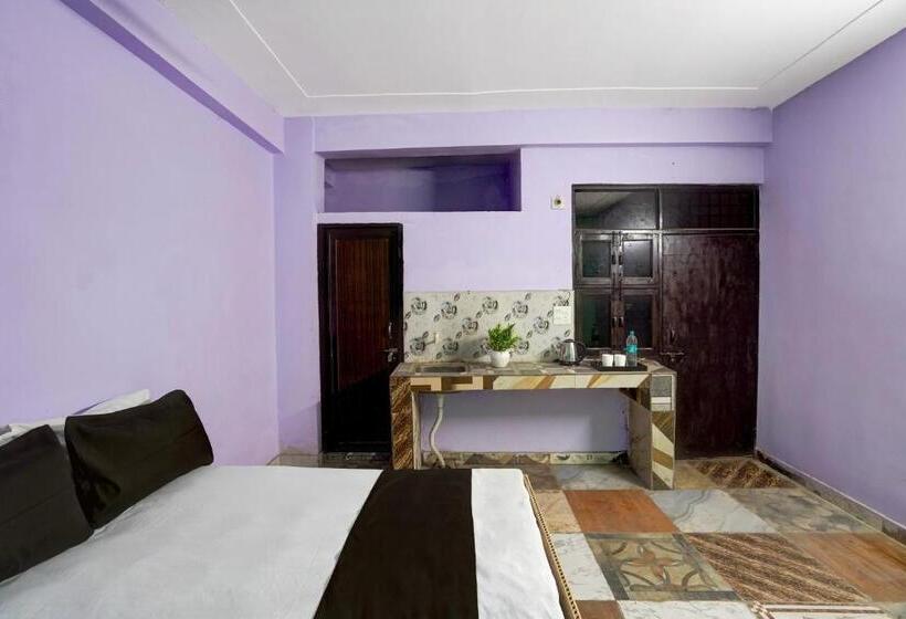 ホテル Oyo Shitala