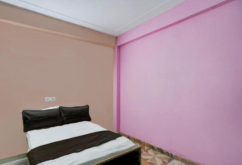 ホテル Oyo Shitala