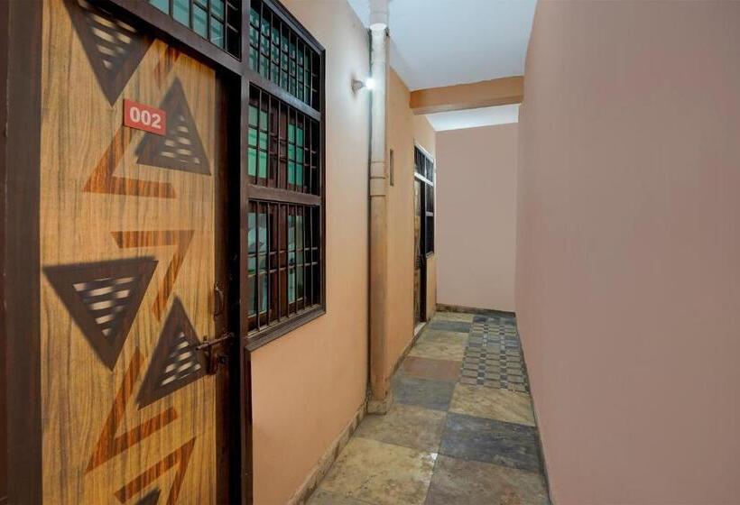 ホテル Oyo Shitala