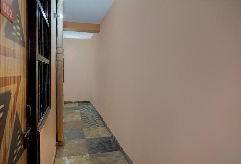 ホテル Oyo Shitala