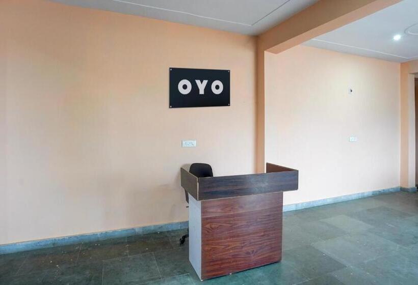 ホテル Oyo Shitala