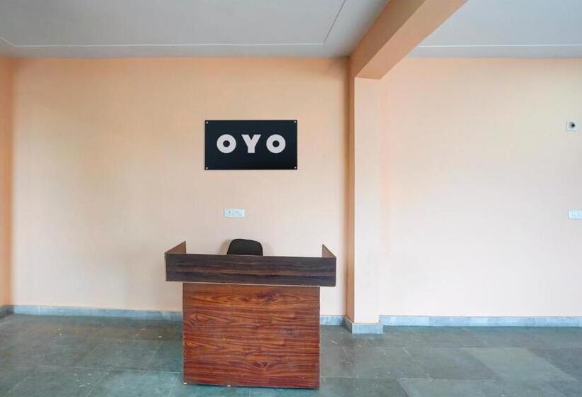 ホテル Oyo Shitala