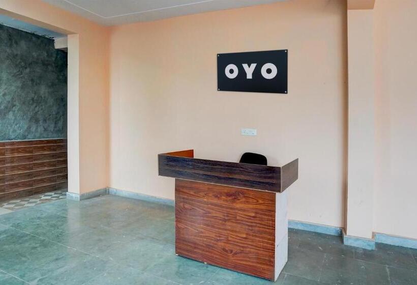 ホテル Oyo Shitala