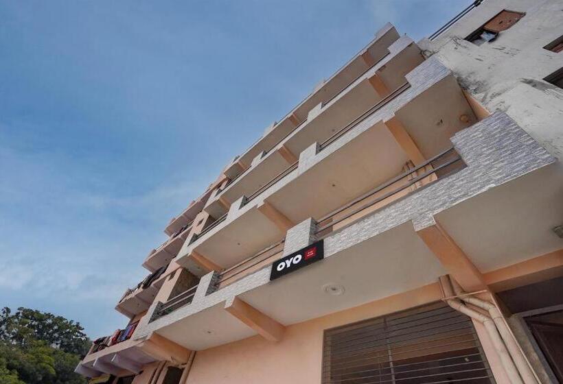 ホテル Oyo Shitala