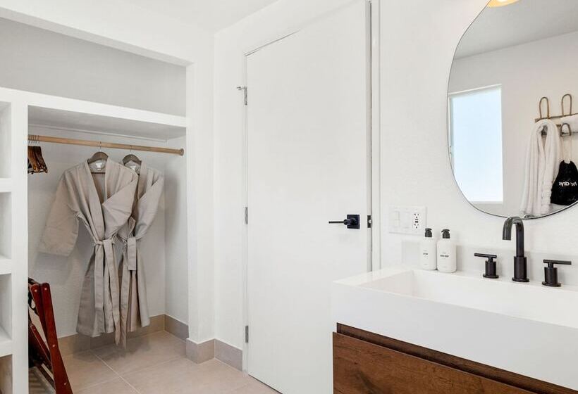 호텔 The Maya Suite