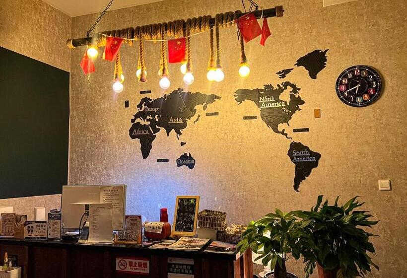 Little White House Homestay   Tianmen Mountain Scenic Area