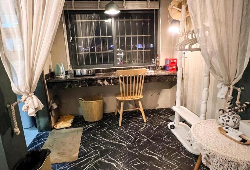 Little White House Homestay   Tianmen Mountain Scenic Area