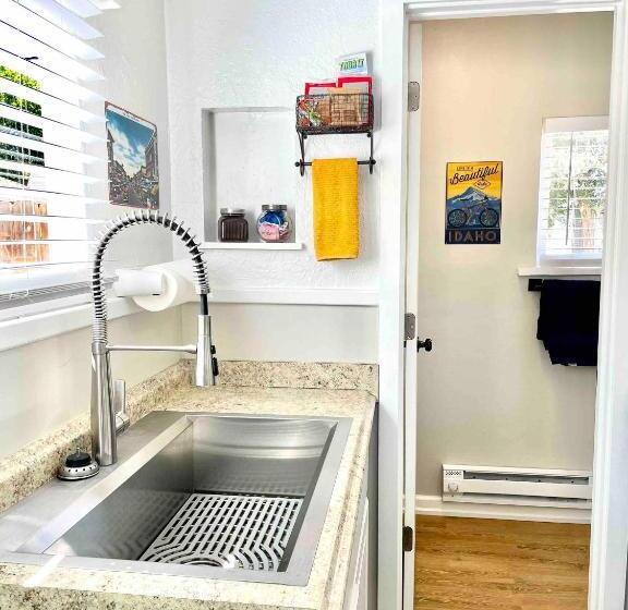 بنسيون Cozy Studio Guest Cottage   Twin Falls