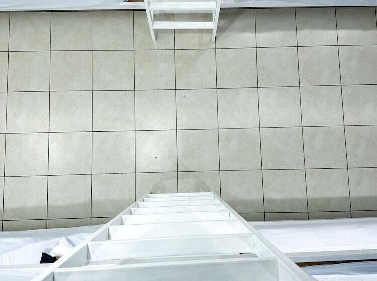 پانسیون Sjo Oasis Hostel