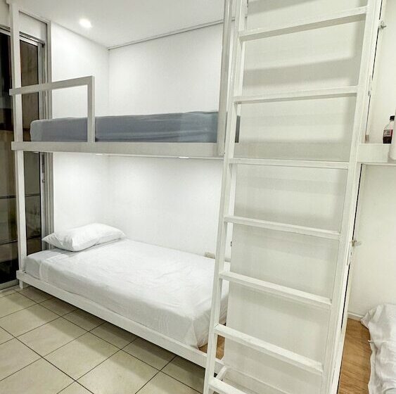 پانسیون Sjo Oasis Hostel