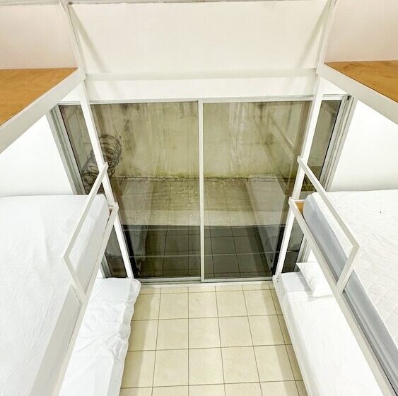 پانسیون Sjo Oasis Hostel