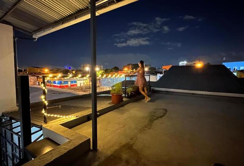 پانسیون Sjo Oasis Hostel