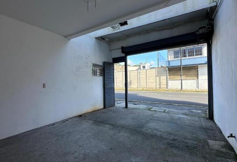 پانسیون Sjo Oasis Hostel