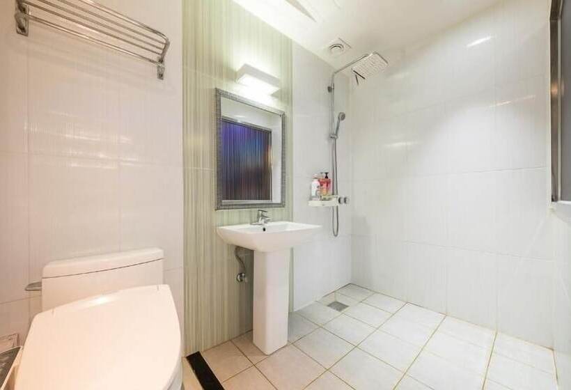 Zara Hotel Peace Square