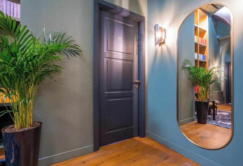 Zorba&bond Hotel On The 8th