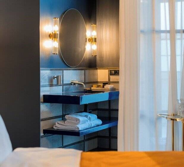 Zorba&bond Hotel On The 8th