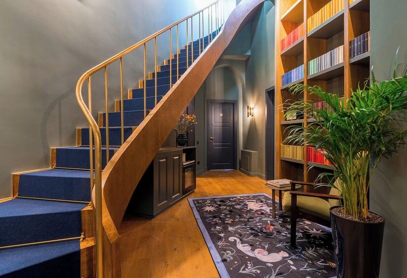 Zorba&bond Hotel On The 8th