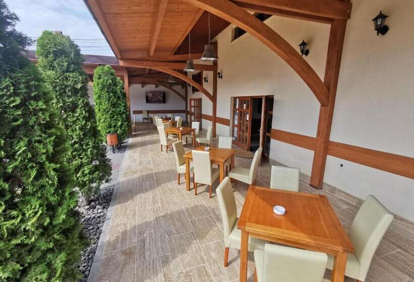 مبيت وإفطار Rákóczi Center