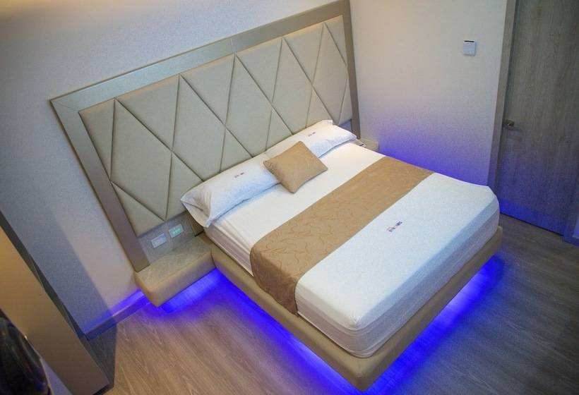 هتل Byhours Circunvalar   Adults Only