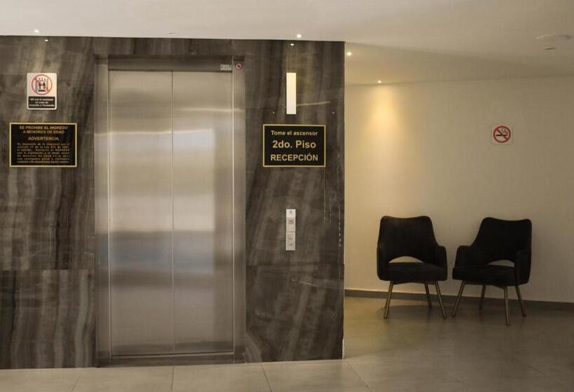 هتل Byhours Circunvalar   Adults Only