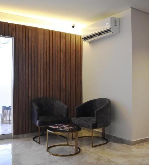 هتل Byhours Circunvalar   Adults Only