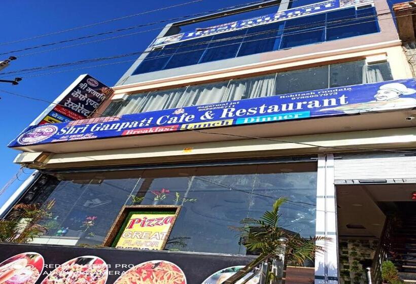 فندق Oyo Shree Ganpati Cafe & Restaurant